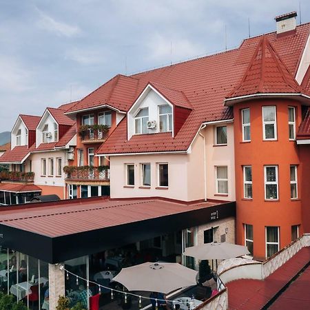 V&P Hotel & Restaurant Chust Zewnętrze zdjęcie