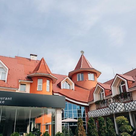 V&P Hotel & Restaurant Chust Zewnętrze zdjęcie
