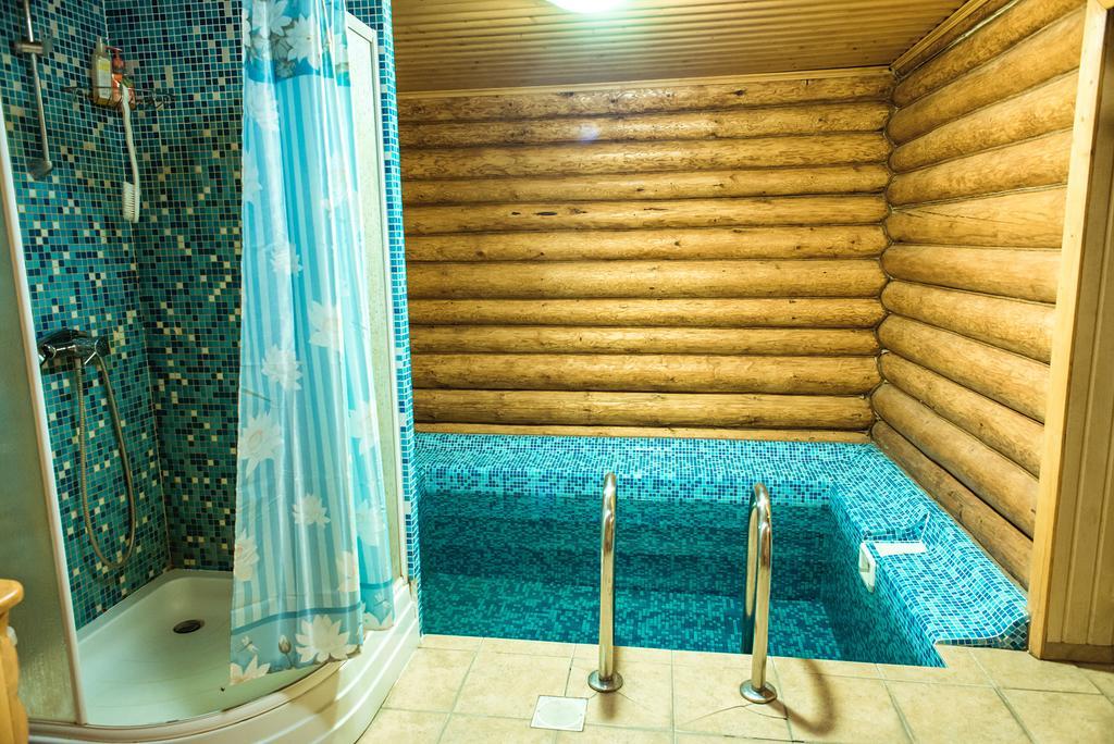 V&P Hotel & Restaurant Chust Zewnętrze zdjęcie