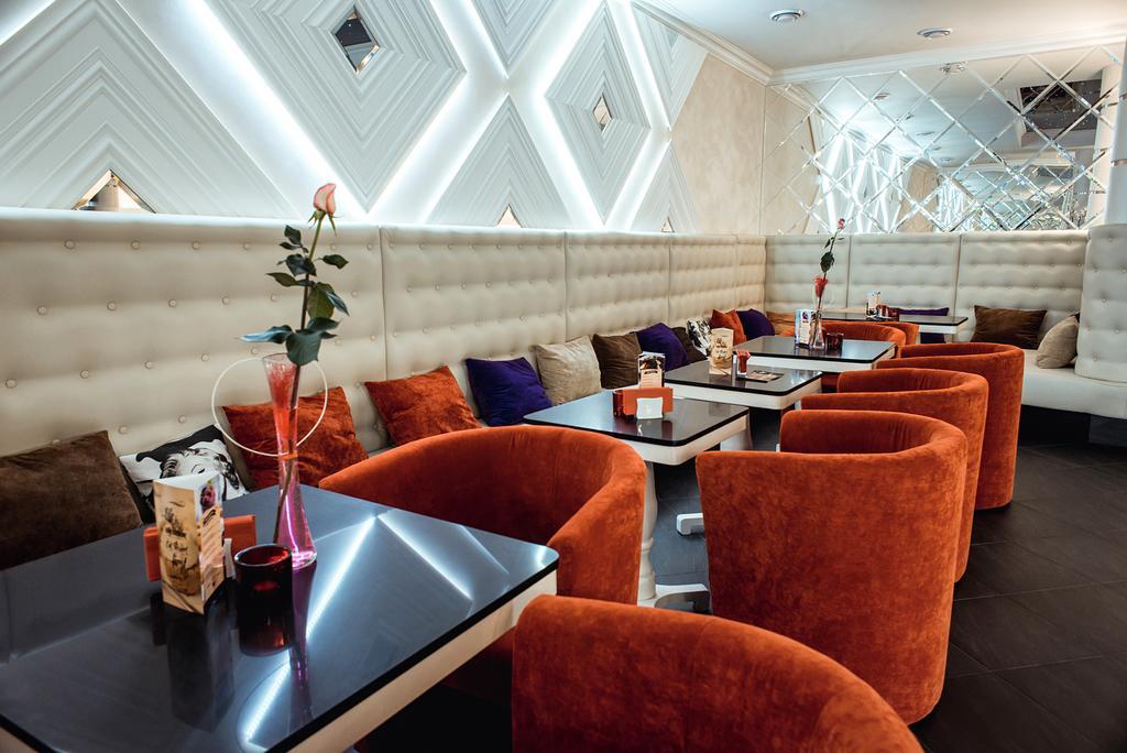 V&P Hotel & Restaurant Chust Zewnętrze zdjęcie