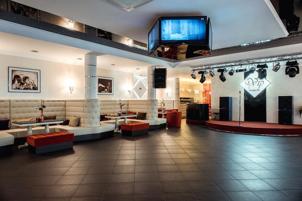 V&P Hotel & Restaurant Chust Zewnętrze zdjęcie