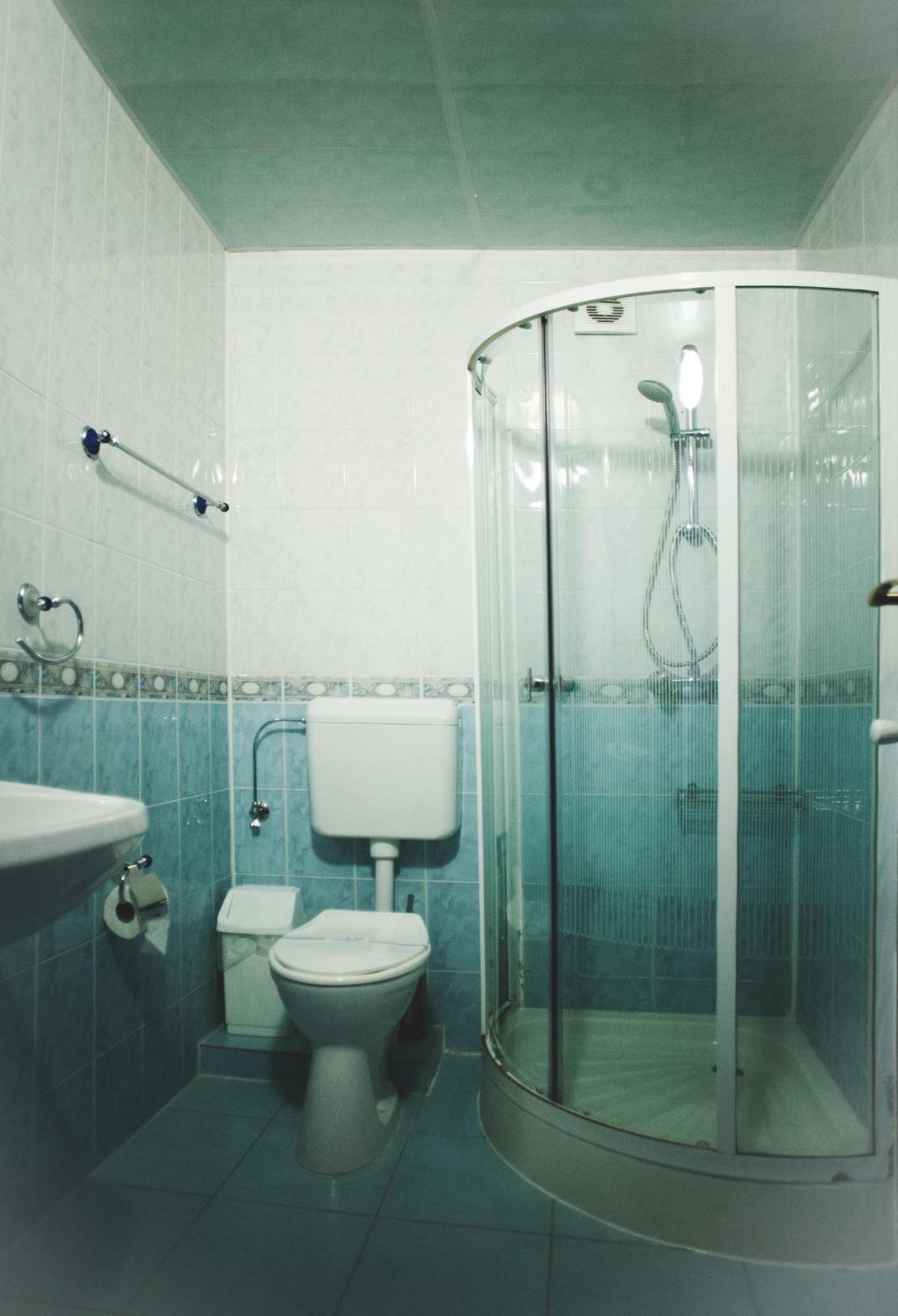 V&P Hotel & Restaurant Chust Zewnętrze zdjęcie