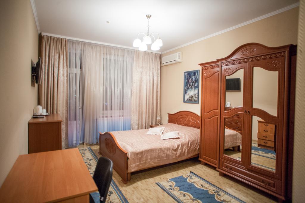 V&P Hotel & Restaurant Chust Zewnętrze zdjęcie