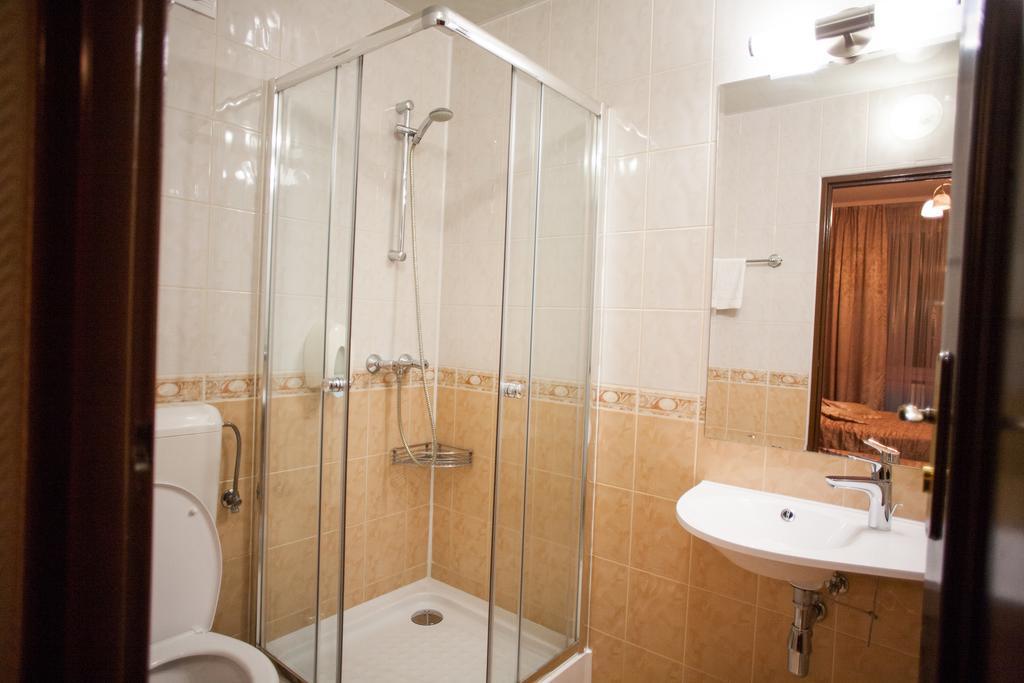 V&P Hotel & Restaurant Chust Zewnętrze zdjęcie
