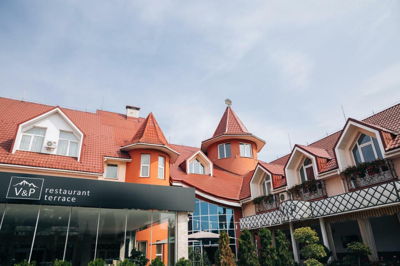 V&P Hotel & Restaurant Chust Zewnętrze zdjęcie
