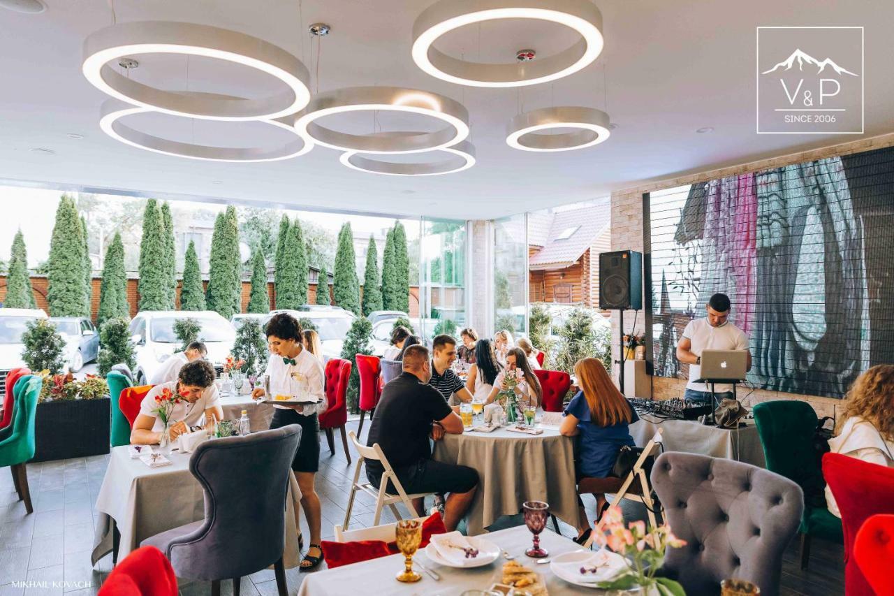 V&P Hotel & Restaurant Chust Zewnętrze zdjęcie