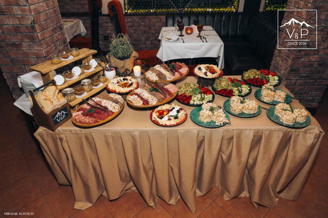 V&P Hotel & Restaurant Chust Zewnętrze zdjęcie