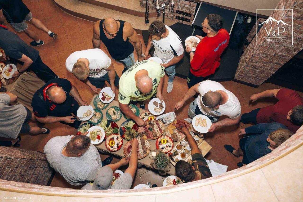 V&P Hotel & Restaurant Chust Zewnętrze zdjęcie