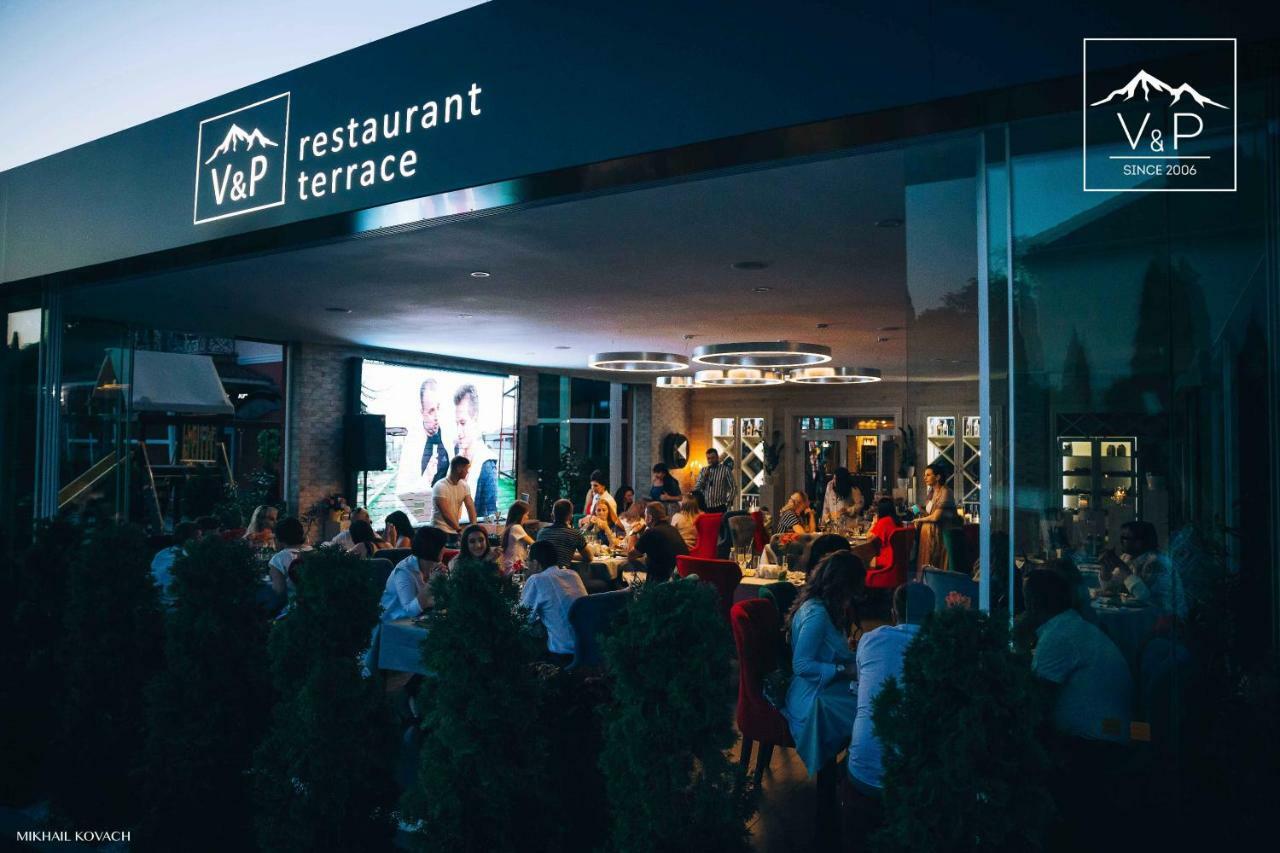 V&P Hotel & Restaurant Chust Zewnętrze zdjęcie